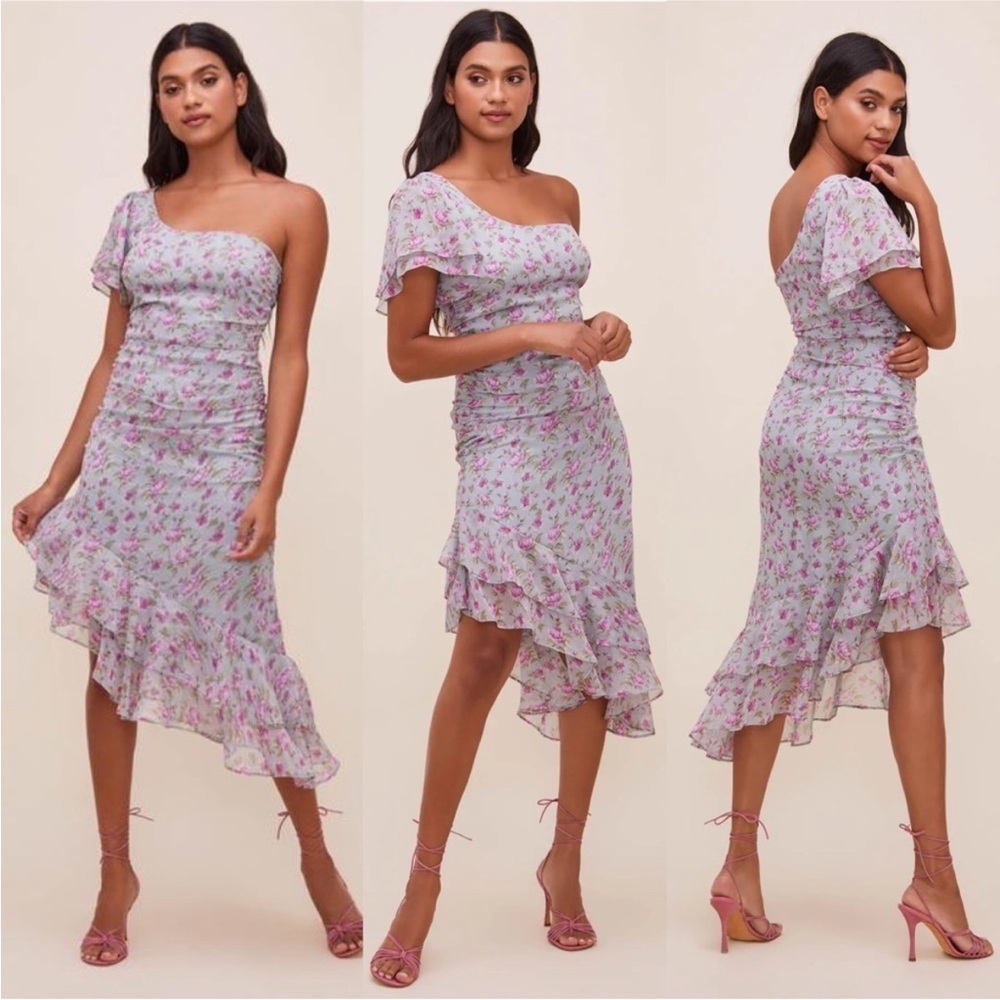 NWOT ASTR the Label Lisa Floral One Shoulder Dress . Size Small
